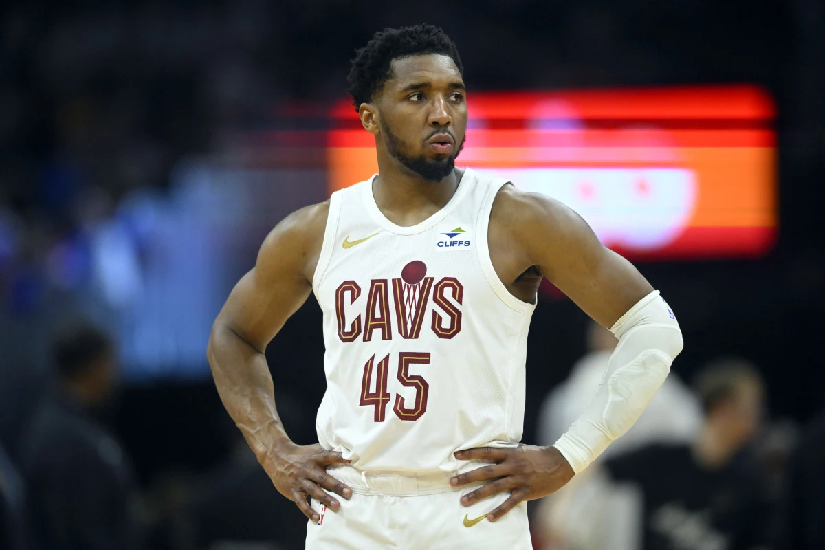 donovan mitchell extends contract with cavaliers